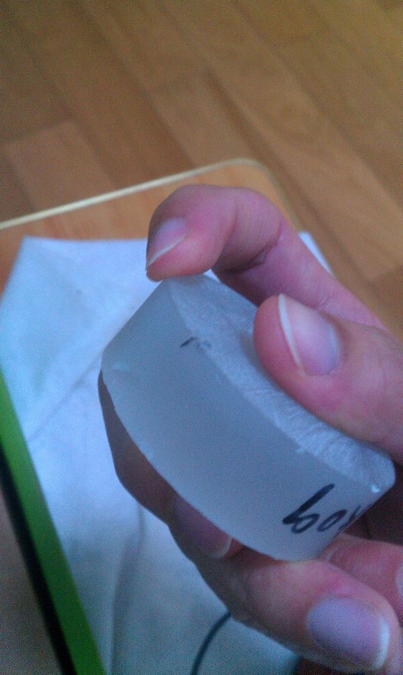 女人是水做的,玉石也会缺水快看看你戴着的女人吧!藏友必看!