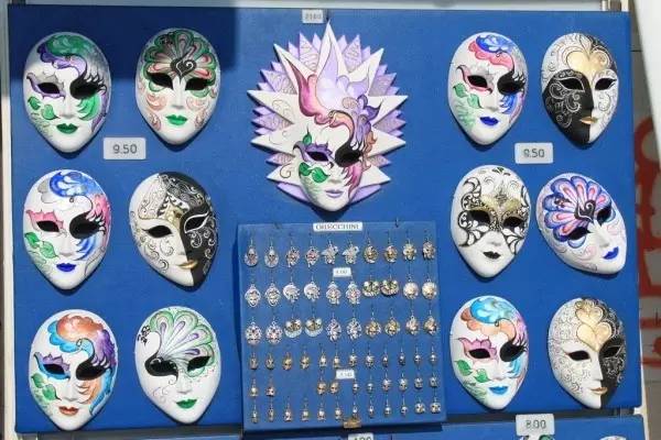 友谊的小船翻了就是翻了,友谊的小船翻了的视频