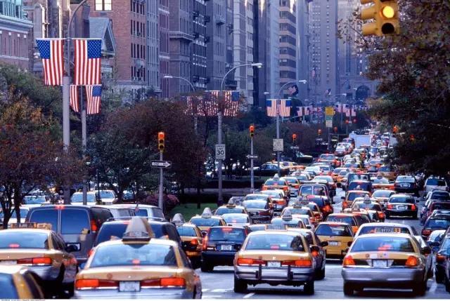 去美国旅游签证找中介要多少费用,自由行去美国旅游要多少钱