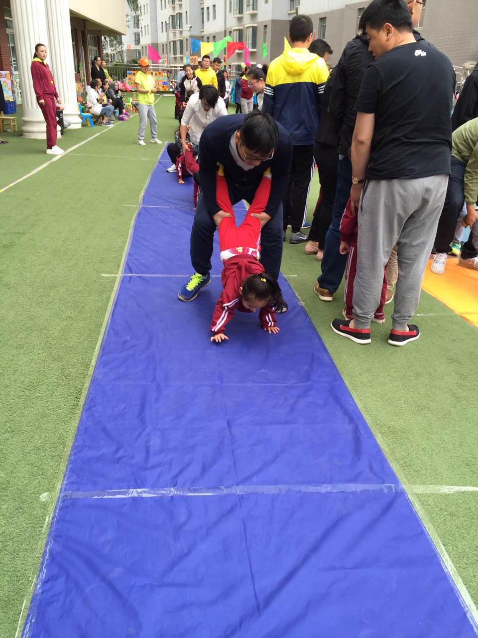 趣味横生,欢乐不断——东大景泰幼儿园举行“六一亲子运动会”!