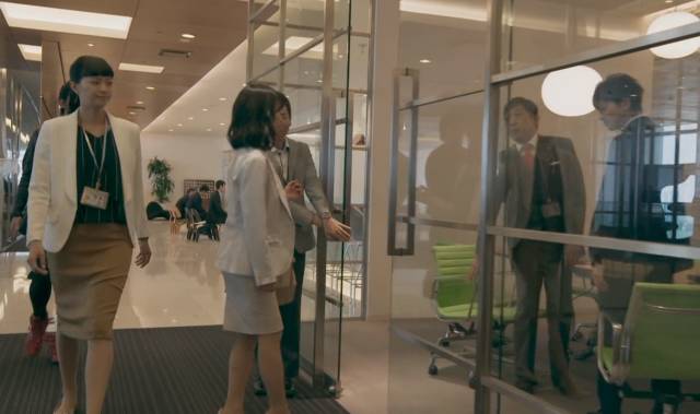 高收视率佳作《99.9》衣服背包手表公仔等等穿搭合集