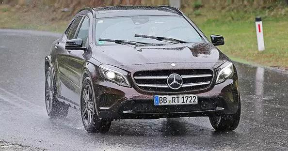 中期改款奔驰glb测试谍照曝光,奔驰glbsuv试驾视频解说