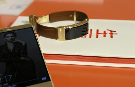 3d曲面屏好吗,华为手环b3详解