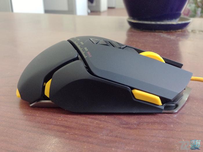 贱驴绝尘鼠标评测,公认最好用的游戏鼠标推荐