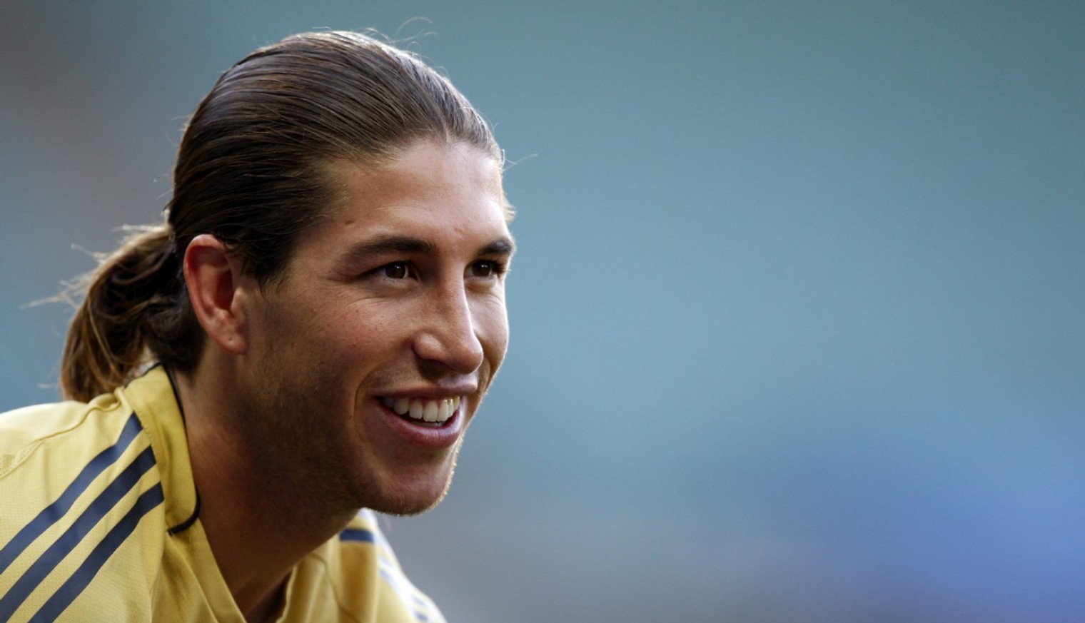 拉莫斯小辫子发型,拉莫斯1718赛季发型