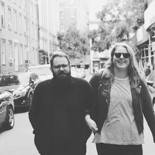 半个世纪前的铁皮箱，打开一个陌生人的罗曼史