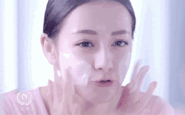 起床第一件事就是穿啥,起床第一件事还在想着穿什么衣服