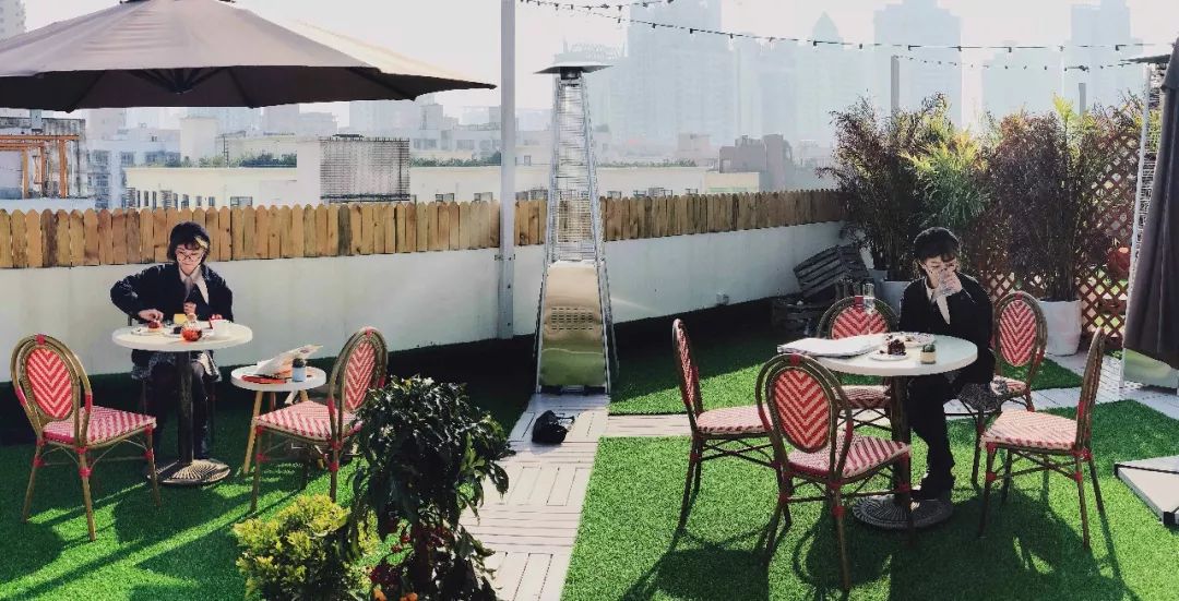 任性!温州海归美女辞职爆改破厂房,建露天解忧咖啡馆!