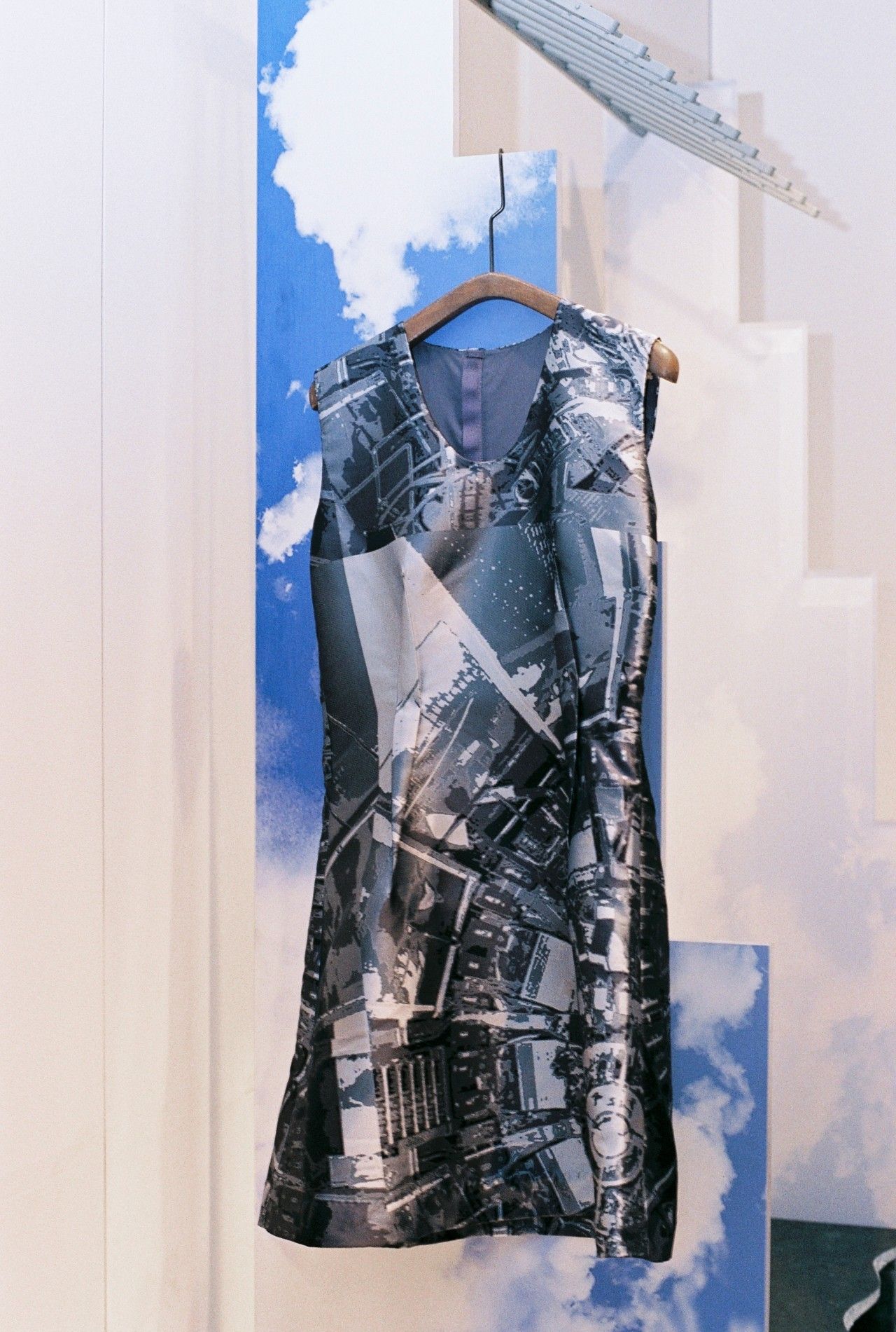 小时候看起来很乖长大后很壮,小时候看得很幼稚长大后才明白