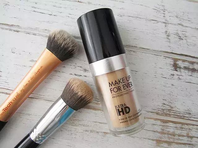 痘印遮瑕油皮粉底液排行榜10强,圣罗兰油皮气垫遮瑕粉底液怎么样