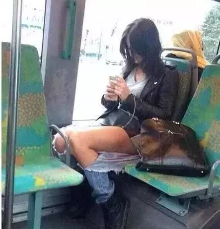 笑话幽默段子逗女孩问你个问题,妹子说幽默笑话什么意思