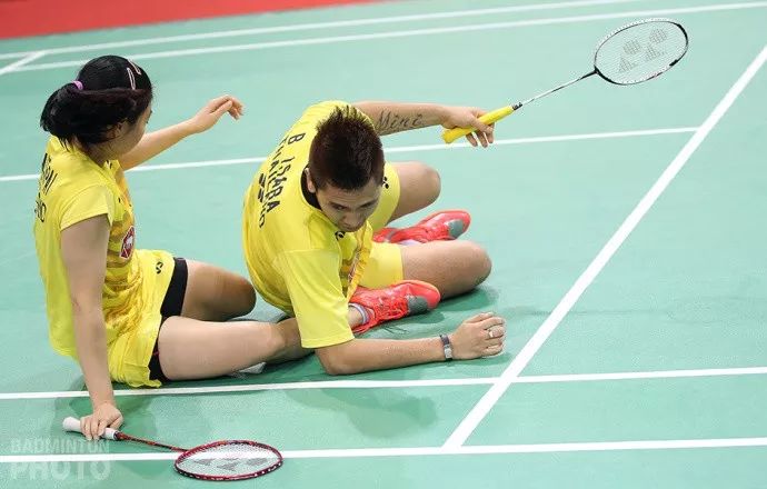 羽毛球的打球技巧和方法,羽毛球一前一后多球训练