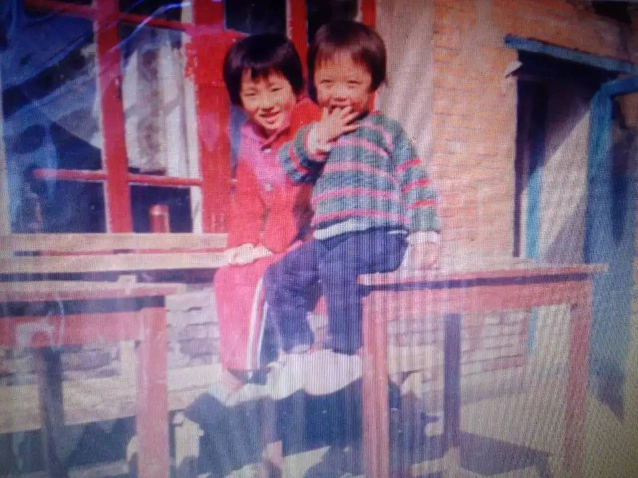 据说小时候都会有一张照片，让你紧张得尿了