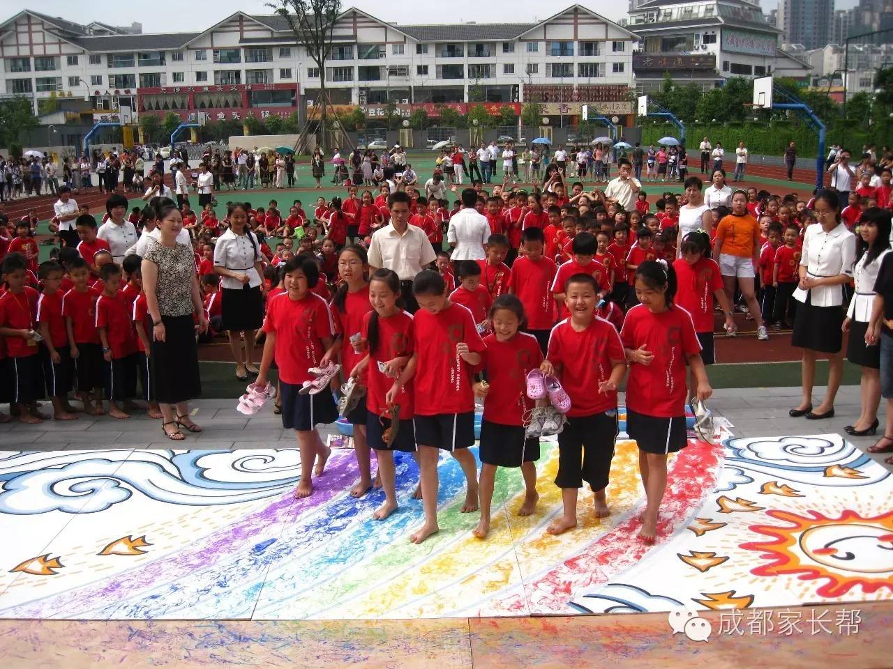 成都市金沙小学校长钟樱,成都金沙小学校长钟樱