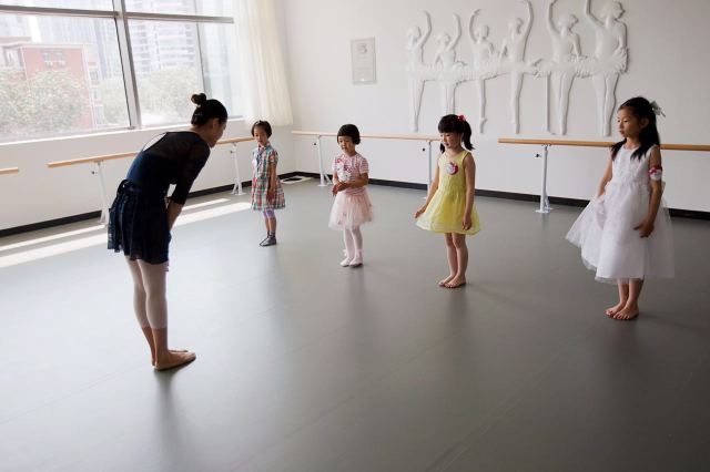 感动中国90后老师,感动中国徐阿姨完整视频