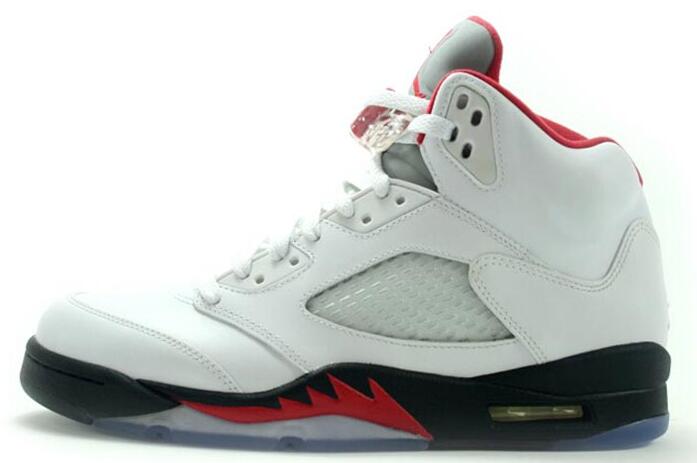 足球明星穿的篮球鞋,足球明星专属鞋