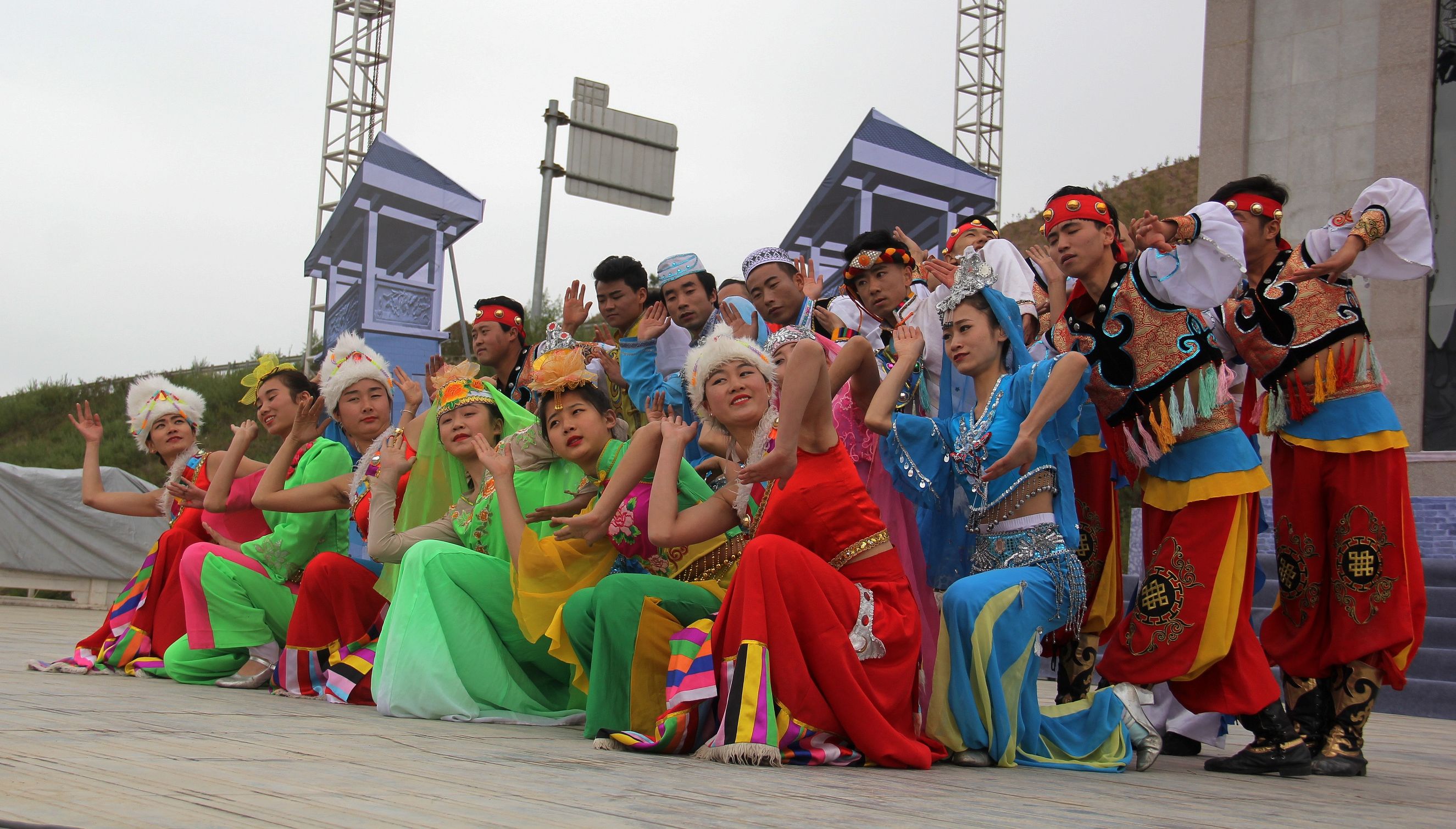昔日丝绸路驼队阵阵显繁荣今朝OTO再起风云闹汉唐