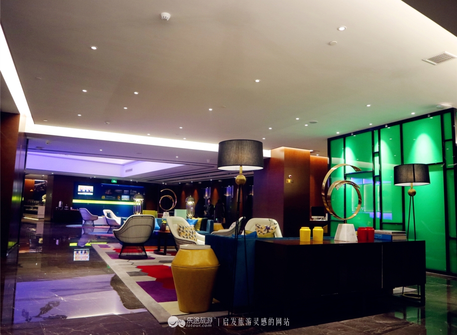 做一家有品质有温度的酒店,轻奢酒店大堂办公