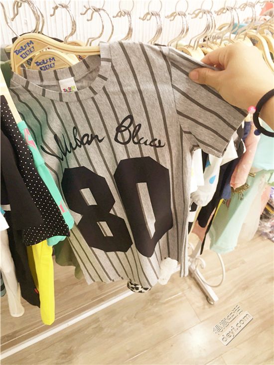 汉正街童装直播间秒杀,汉正街品牌童装直播间