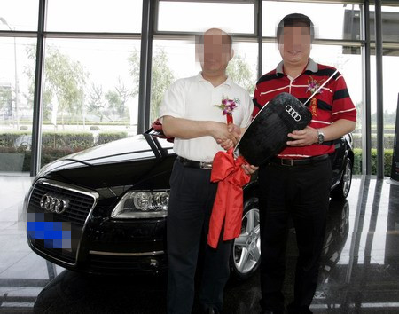 开100多万宝马730的老板，“土豪”的生活是怎样的？