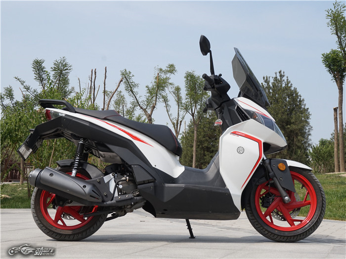 钱江贝纳利利刃怎么样,钱江贝纳利1200cc24款