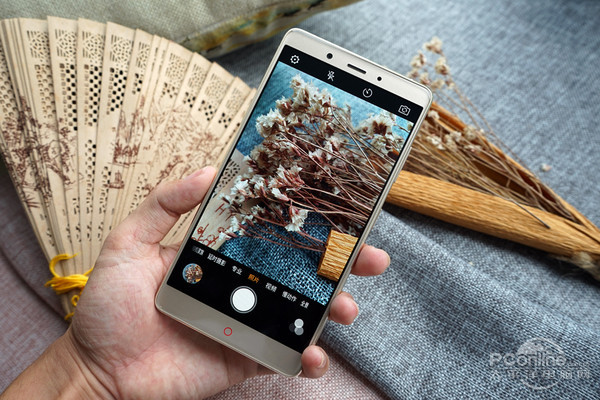 努比亚z11max手机版本低如何升级,nubiaz11max屏幕基材