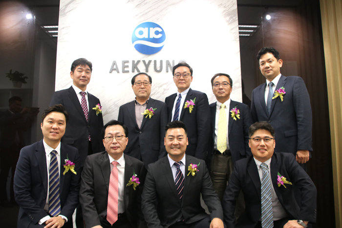 妆闻天下日报:上美离职高管发声/染发类化妆品成重灾区