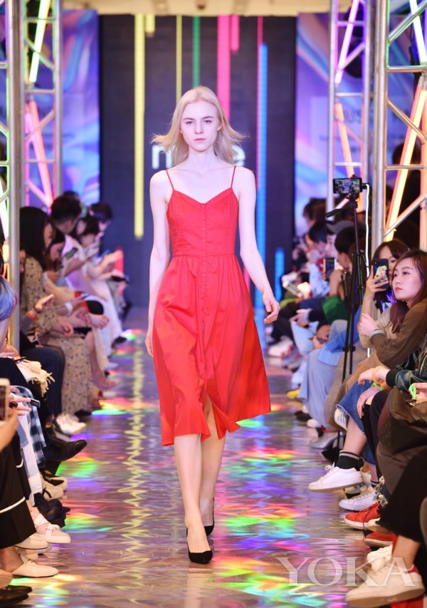 老佛爷百货时装秀,老佛爷百货节视频