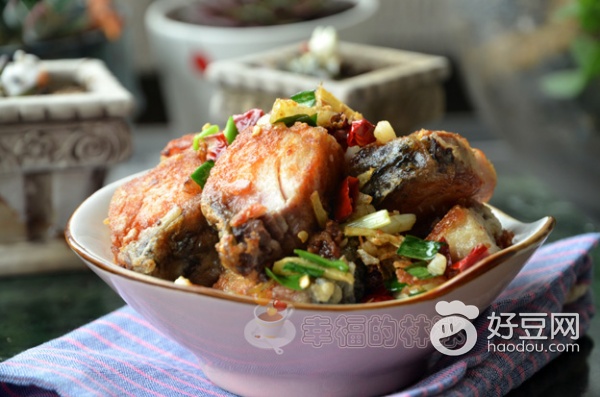 炸鱼怎么挂糊能外酥里嫩,炸鱼盒外酥里嫩