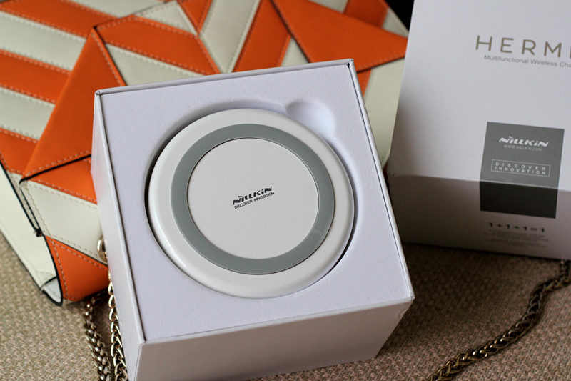 妹子的粉饼盒能变身为无线充电器？耐尔金隐士让你不得不服