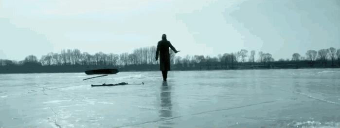 纸媒垂死,可叹还不如老炮,新媒崛起,拉皮条不亦说乎