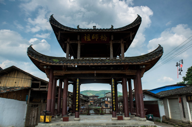 杞诲鏃呰,杞诲鍑鸿