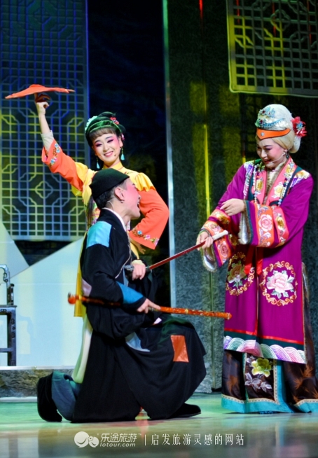 皖风徽韵戏曲,黄梅戏戏装大全