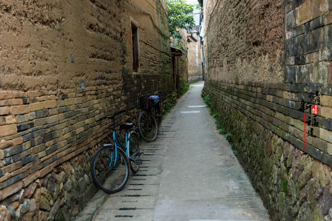 杞诲鏃呰,杞诲鍑鸿