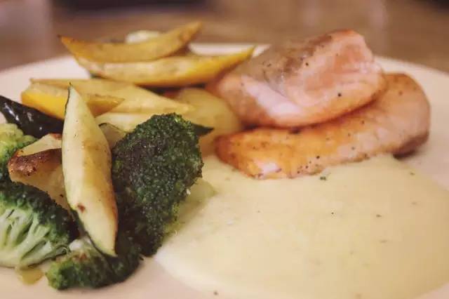 MixcTime丨如何花不到四十软妹币，在一家腔调西餐吃到