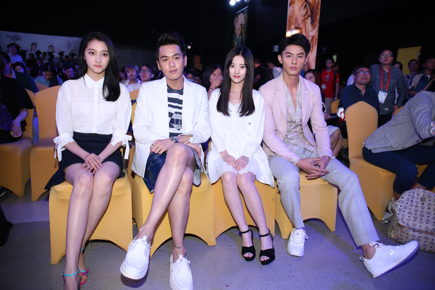 关晓彤鞠婧祎张若昀采访,张若昀关晓彤刘畅鞠婧祎