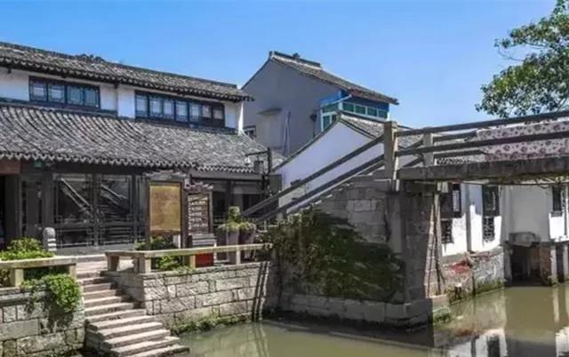 上海地铁10号线各站点有哪些景点,上海地铁沿线风景点