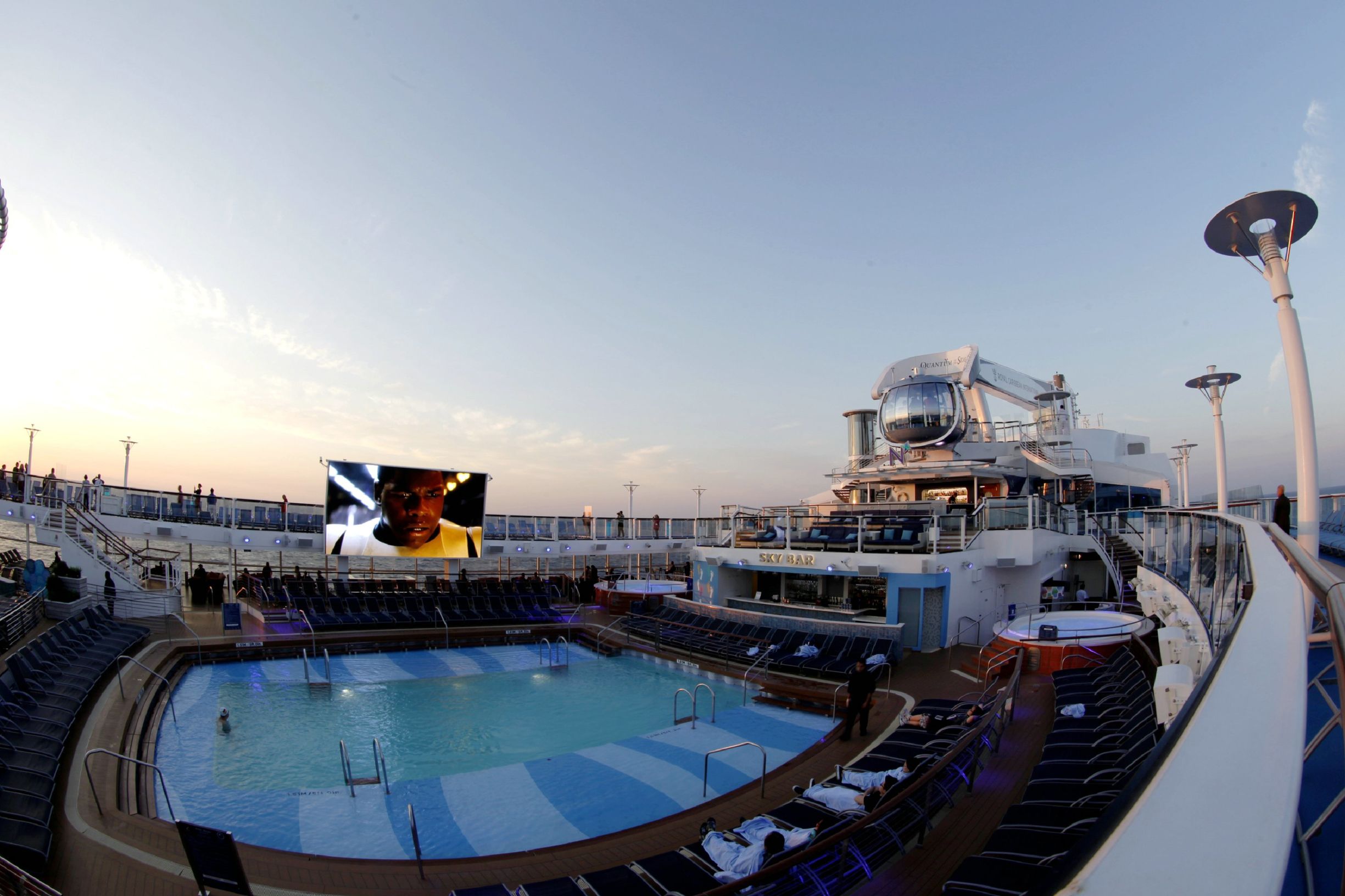 海洋量子号消费攻略,海洋量子号自由行攻略