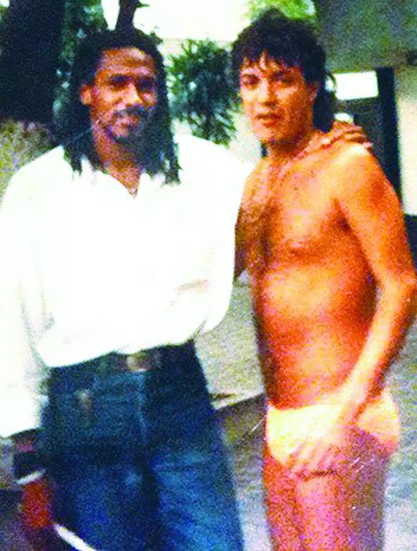 这个叫凯撒的假球星,骗了全世界20年