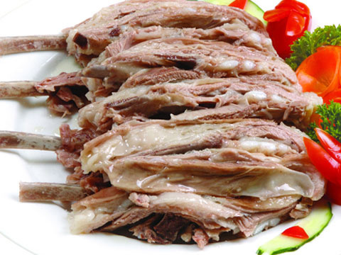 大武口呼伦贝尔风情园烤全羊团购,呼伦贝尔旅游必吃的十大特色美食