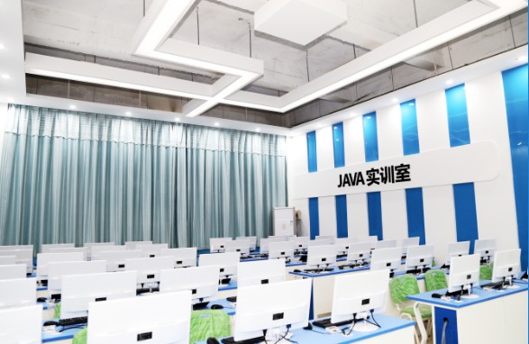 山东新华电脑学院：传说中高大上新华教学环境到底是什么样的？