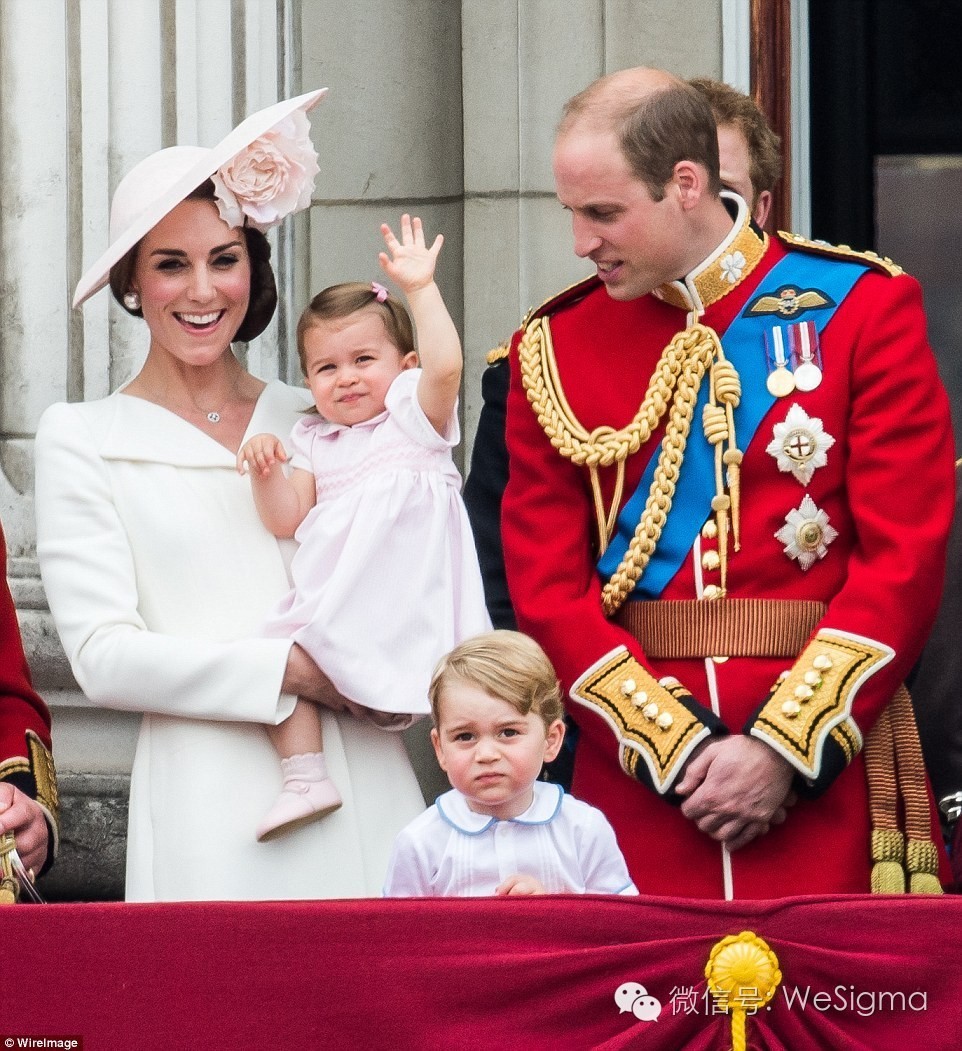 这是女王的90大寿,不是你们的红毯秀!