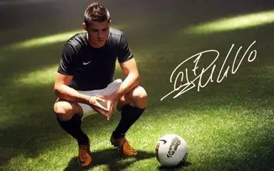 最低调的足球明星开什么车,世界足球明星都开什么车去上班