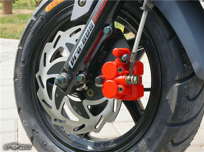 城市通勤利器摩托车,城市穿梭利器的视频