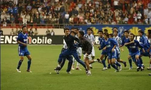 中国足球史上十大反击,中国足球场打架事件