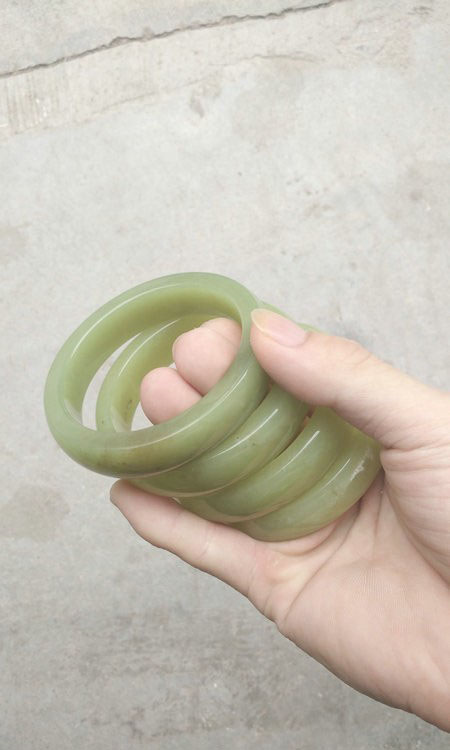 天黄，地黄，不如*疆新**老黄玉。