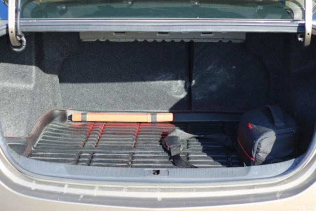 别克英朗20空间,英朗空间坐人实测