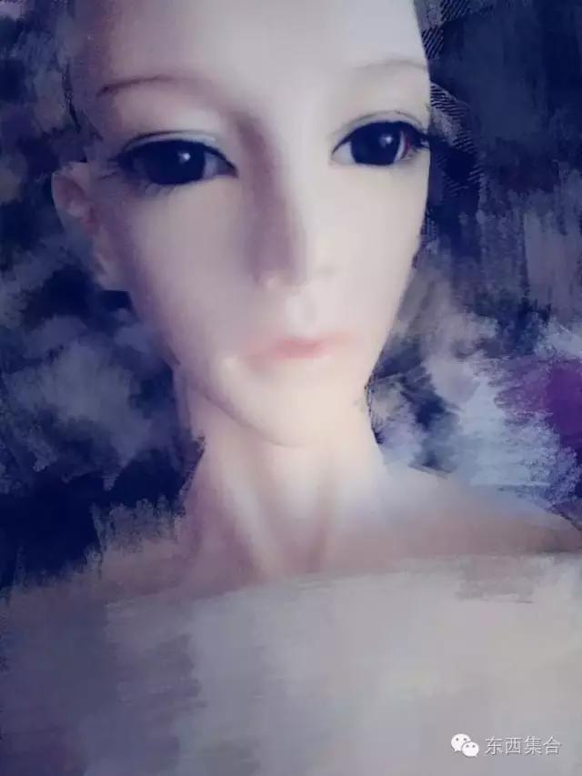 她是资深娃娘，也是暴雪爸爸的死忠粉