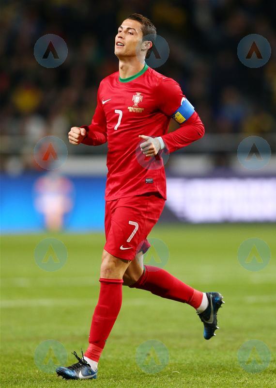 足球鞋nike传奇系列,耐克刺客cr7足球鞋推荐