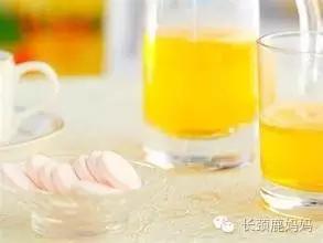 小心了！“维C泡腾片”居然含有这个...而且还可能引起结石！